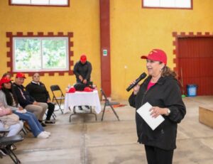 Isabel Alfaro en platica Mujeres en la Política derribando barreras de género