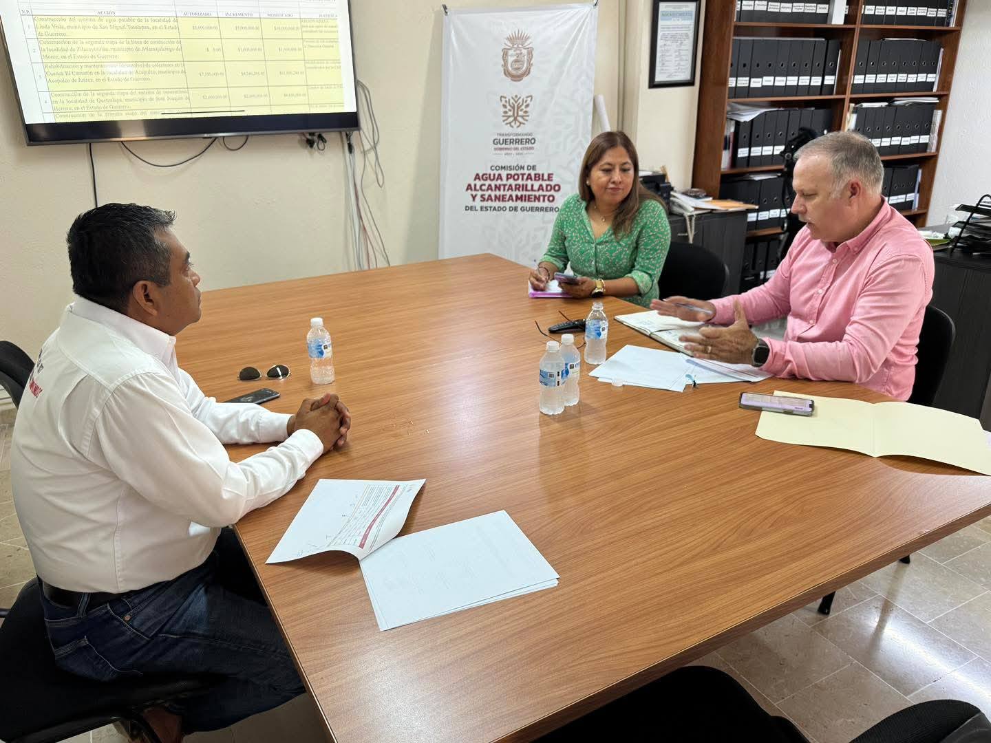 IRMA ALCALDE PETISTA CONVENIO CON CAPASEG PARA MEJORAR EL SERVICIO DE AGUA, DRENAJE Y ALCANTARILLADO EN SAN LUIS ACATLÁN Y SUS COMUNIDADES