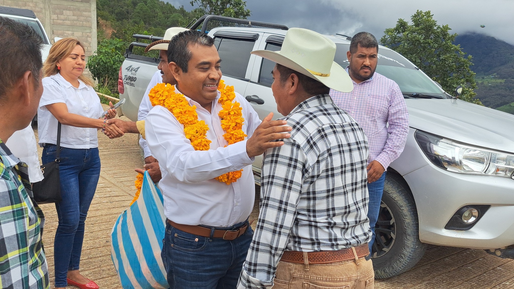 INAUGURA ALCALDE ADAIR HERNÁNDEZ OBRA DE INFRAESTRUCTURA EN LLANO DE MAGUEY, ANEXO DE MIXTECAPA