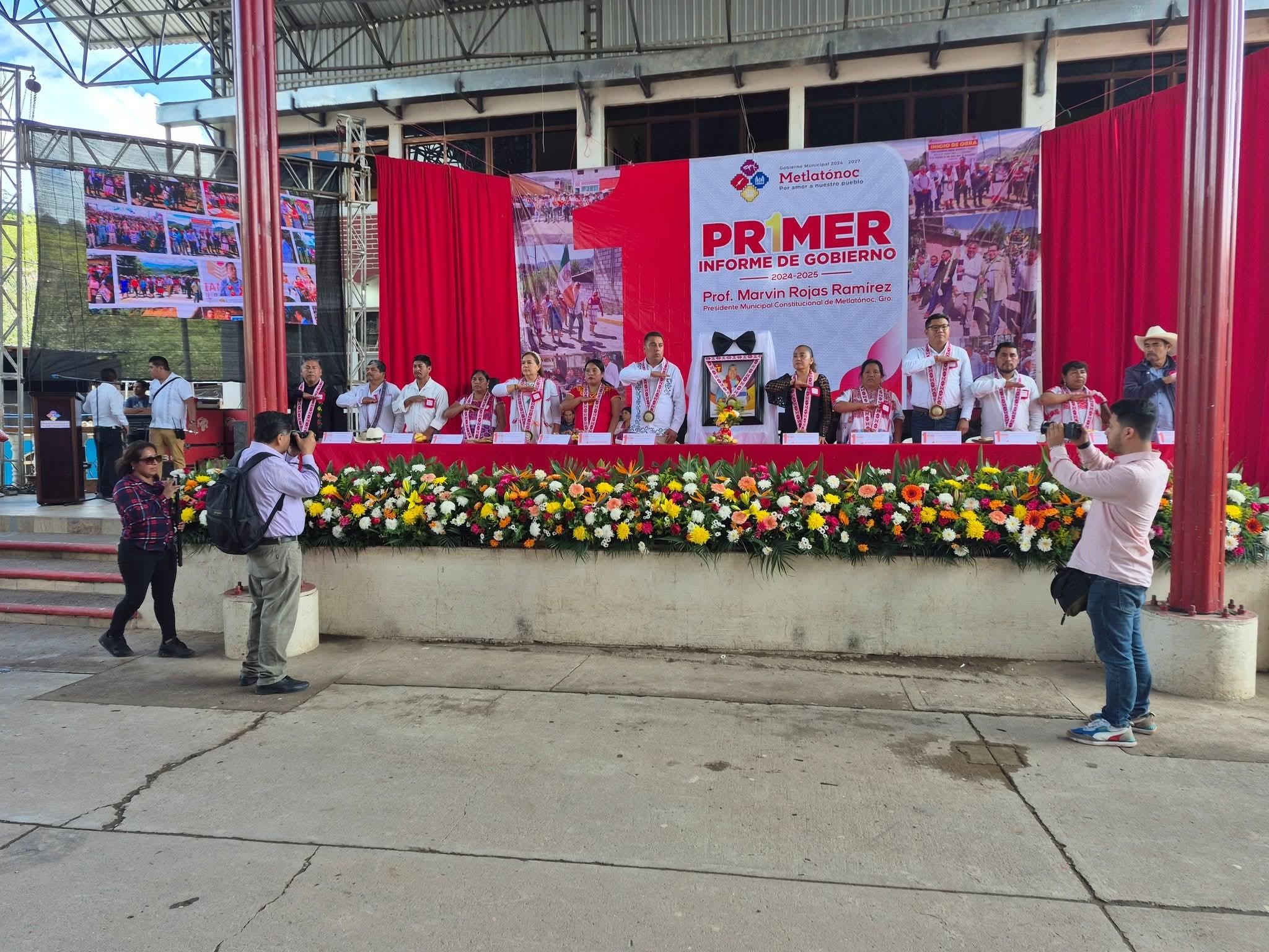 Primer Informe de Gobierno del Maestro Marvin Rojas Ramírez, presidente municipal de Metlatónoc, de cara al pueblo y con obras de impacto.