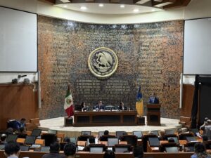 Durante la Glosa, el diputado Sergio Martín Castellanos exigió transparencia y un futuro estratégico para el campo jalisciense.Alzó la voz por los productores, cuestionando la falta de apoyo y la inequidad en el sector primario. Su intervención destacó la urgencia de justicia social y un plan real para el desarrollo rural.