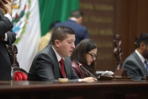 diputado Vicente Nuñez presenta iniciativa sobre basura electrónica 