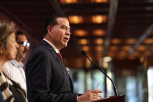 Blindan a familias mexicanas