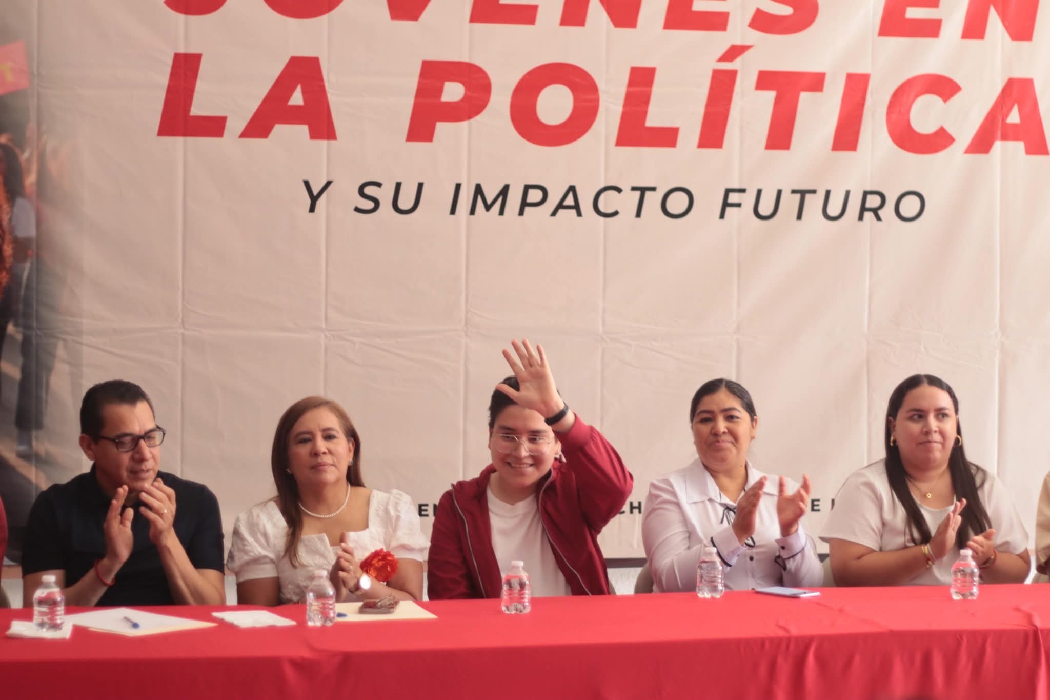 Encuentro del Comisionado del PT Victoriano Wences Real, con jóvenes en Chilpancingo, Capital.