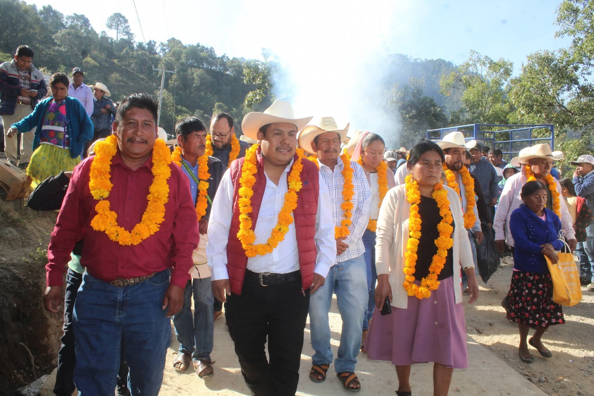 El alcalde Petista de Cochoapa el Grande, Javier Gálvez García, hizo entrega de una obra muy importante a la comunidad de Tierra Blanca.