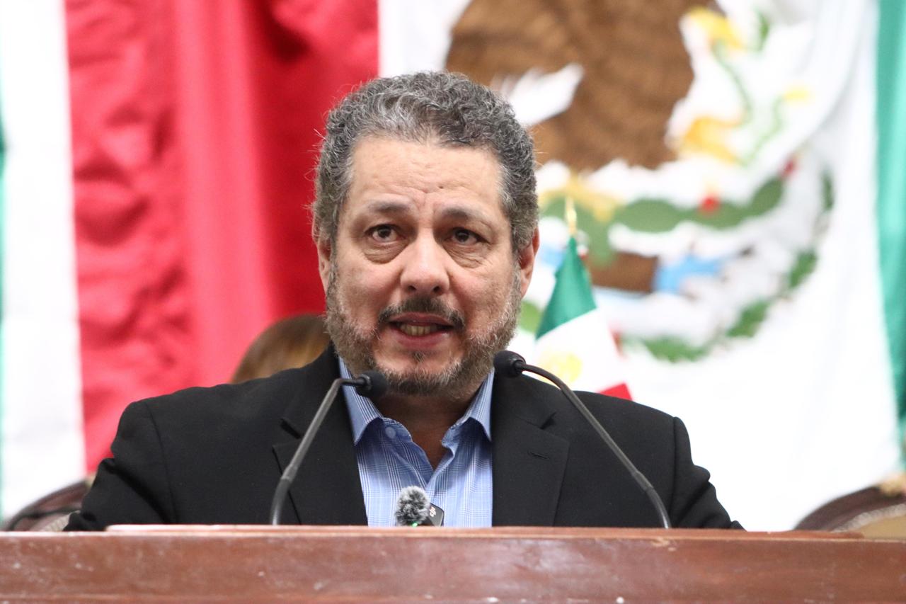 Diputado Ernesto Villarreal Cantú impulsa reforma del PT para garantizar trato equitativo en el servicio público de la CDMX
