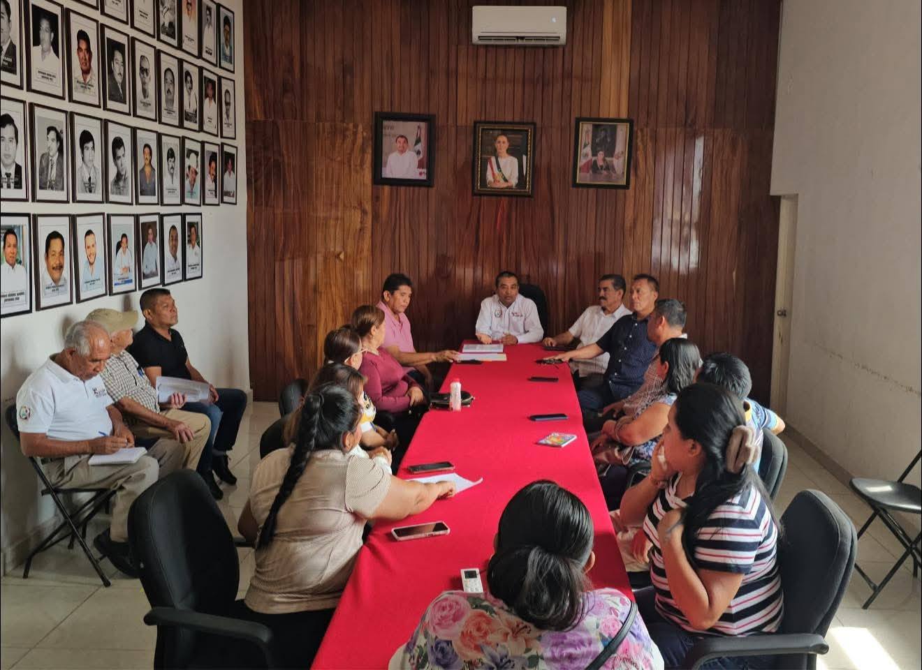 ALCALDE ADAIR HERNÁNDEZ FORTALECE EL ORDEN Y LA IMAGEN URBANA A TRAVÉS DEL DIÁLOGO CON COMERCIANTES