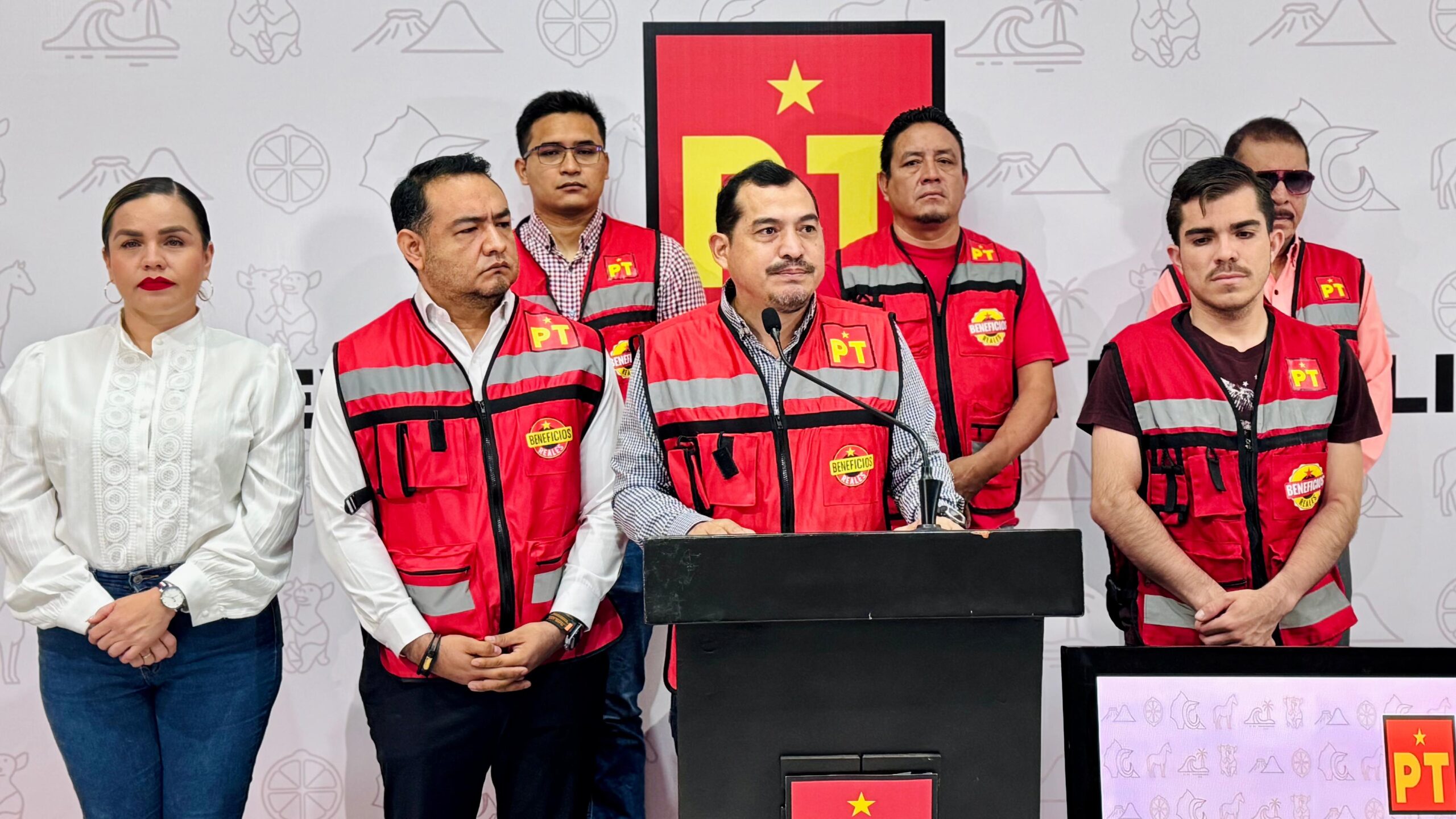 El PT consolida colonias a través de SOLVITYL en Comala