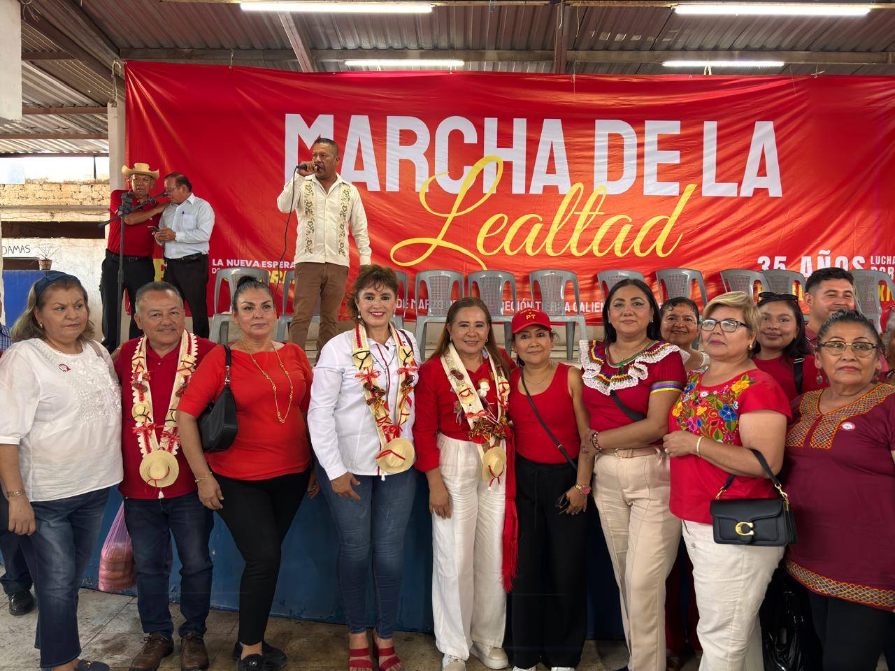 Ciudad Altamirano, con un rotundo éxito, El Comisionado Político del PT, El Maestro Victoriano Wences Real, preside la conmemoración por los 35 años de este instituto político.