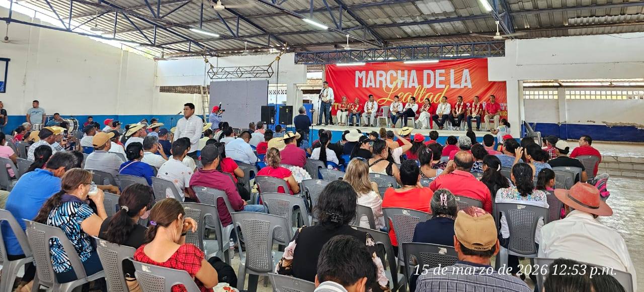 Ciudad Altamirano, con un rotundo éxito, El Comisionado Político del PT, El Maestro Victoriano Wences Real, preside la conmemoración por los 35 años de este instituto político.