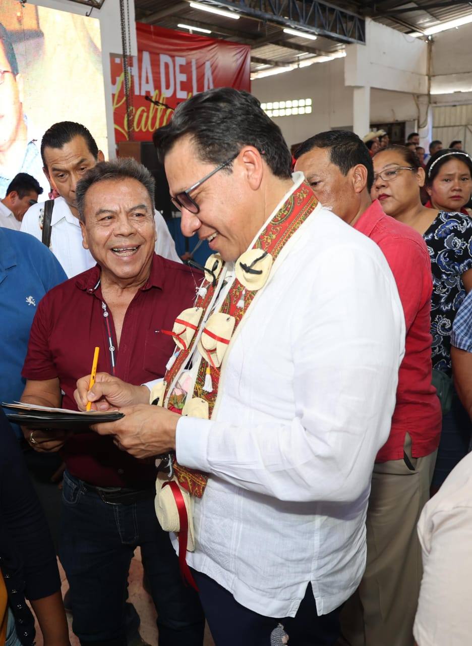 Ciudad Altamirano, con un rotundo éxito, El Comisionado Político del PT, El Maestro Victoriano Wences Real, preside la conmemoración por los 35 años de este instituto político.