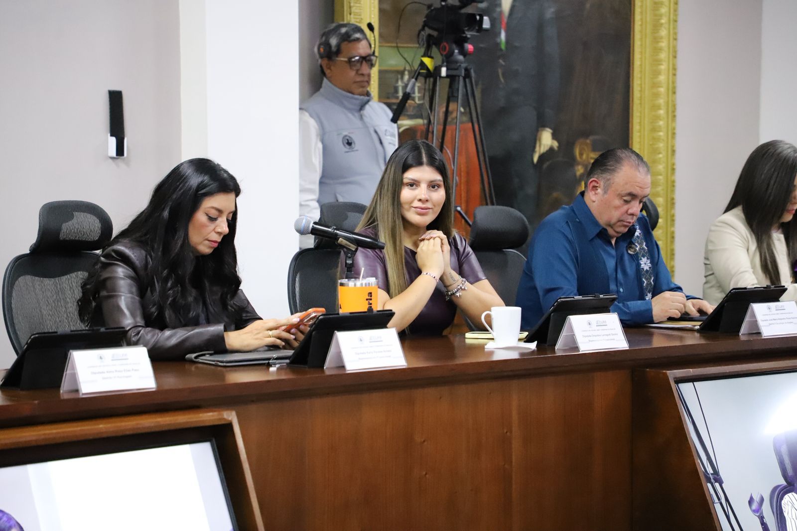 Kitty Larragoiti presenta iniciativa clave para garantizar acceso equitativo a servicios educativos en Hidalgo, beneficiando a estudiantes de zonas alejadas.