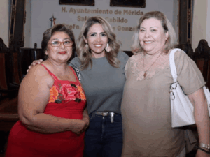 Berenice Rivera gestionando el apoyo para la Unidad Morelos