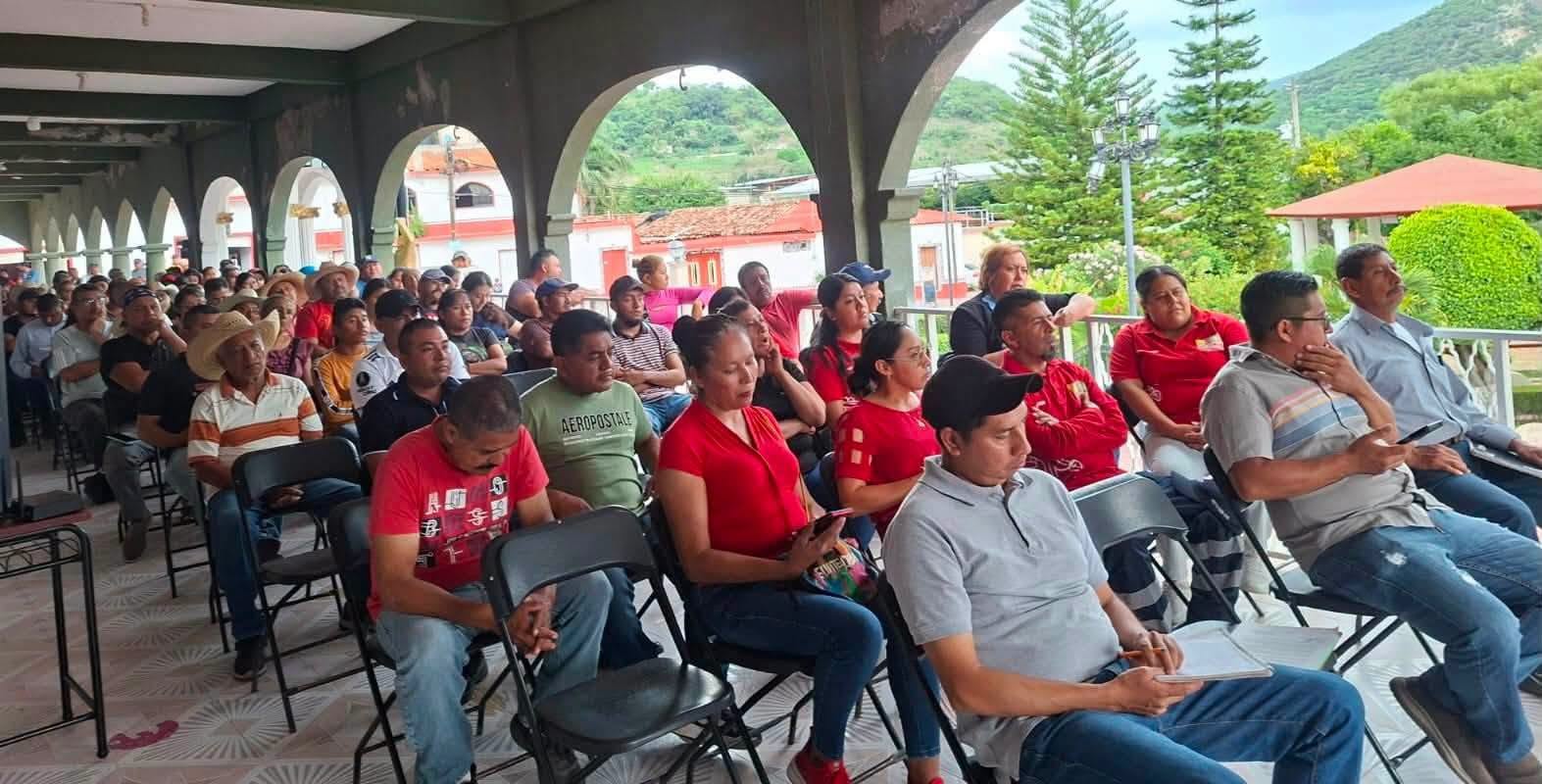 Gobierno Municipal petista 2004-2027 fortalece la organización del pueblo.