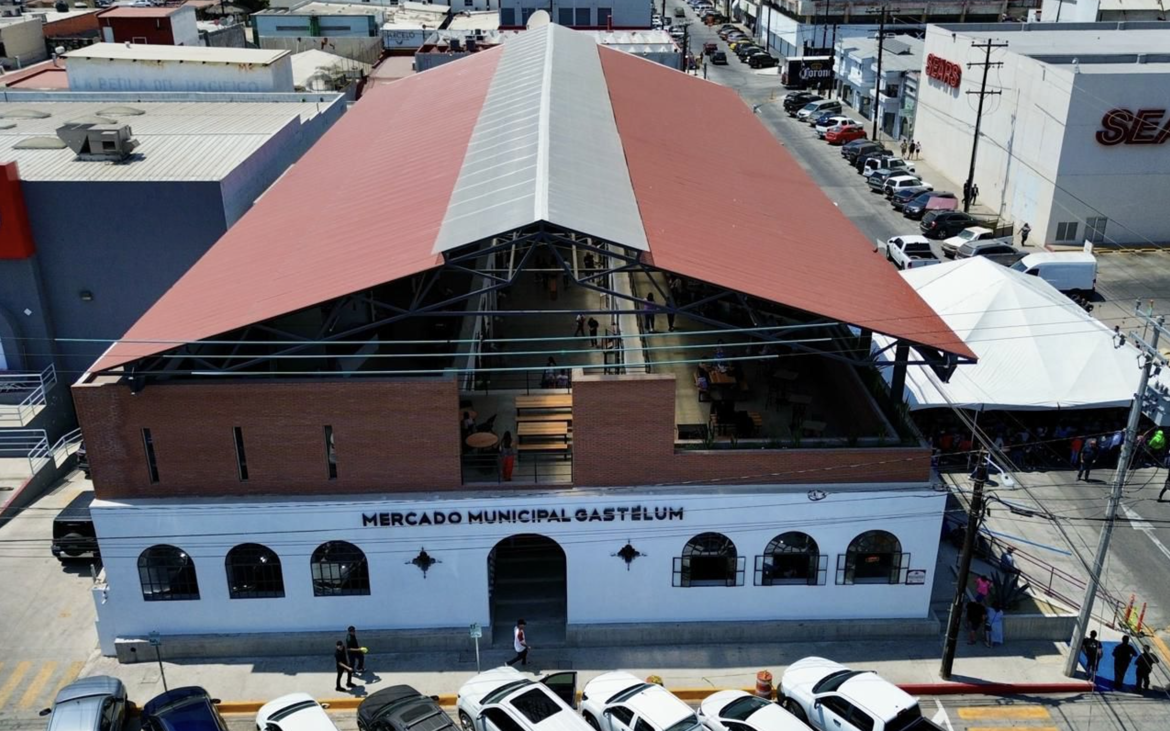 Isaías Bertín al rescate del Mercado Municipal de Ensenada