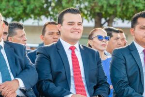 Luis Ortiz Zorrilla participa en la Lectura del Bando Solemne realizada el 1 de septiembre de 2026 en la Explanada de la Plaza Mayor de Torreón, Coahuila.