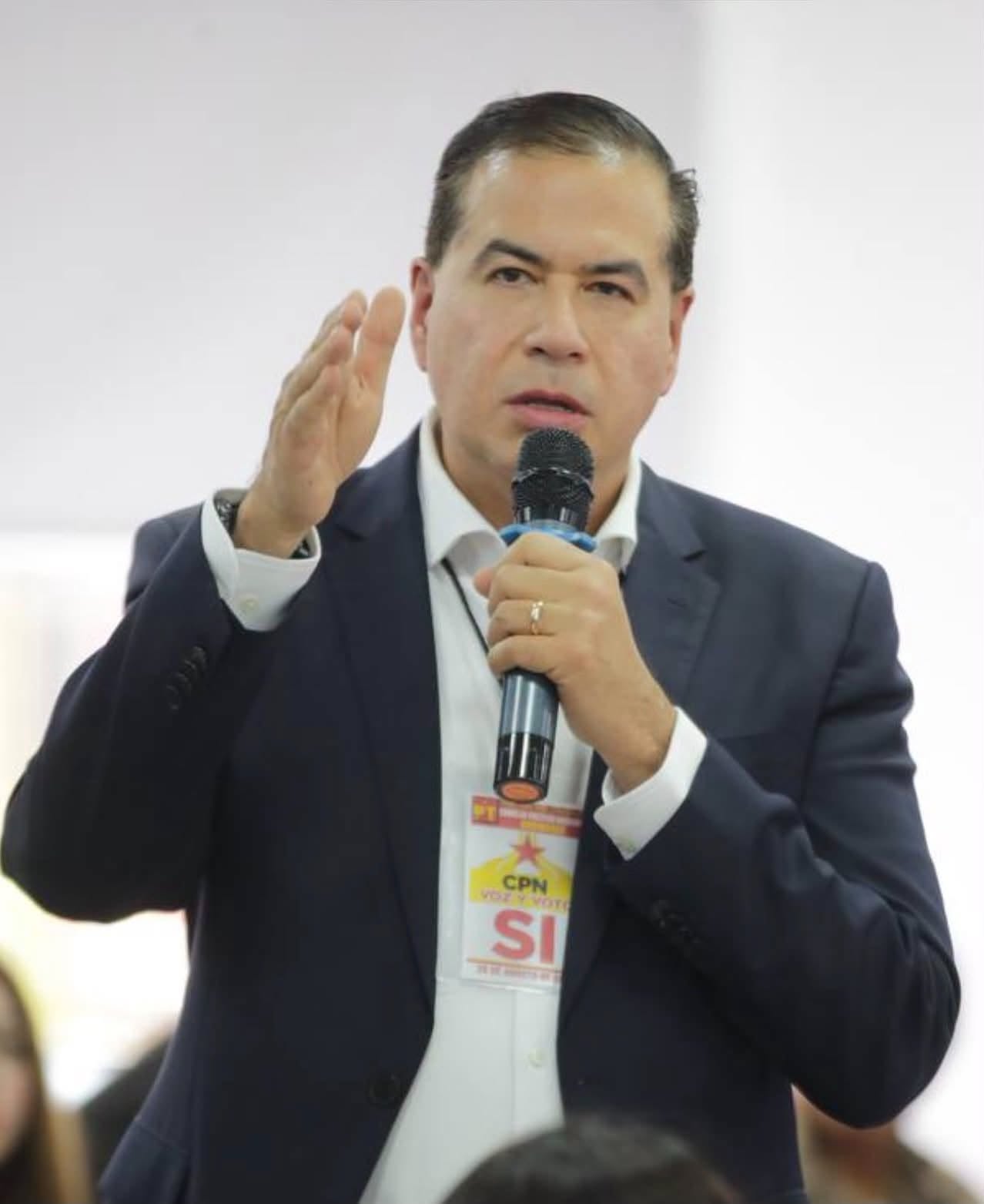 Ricardo Mejía Berdeja solicita búsqueda forense en Saltillo en los terrenos del antiguo hotel La Torre.