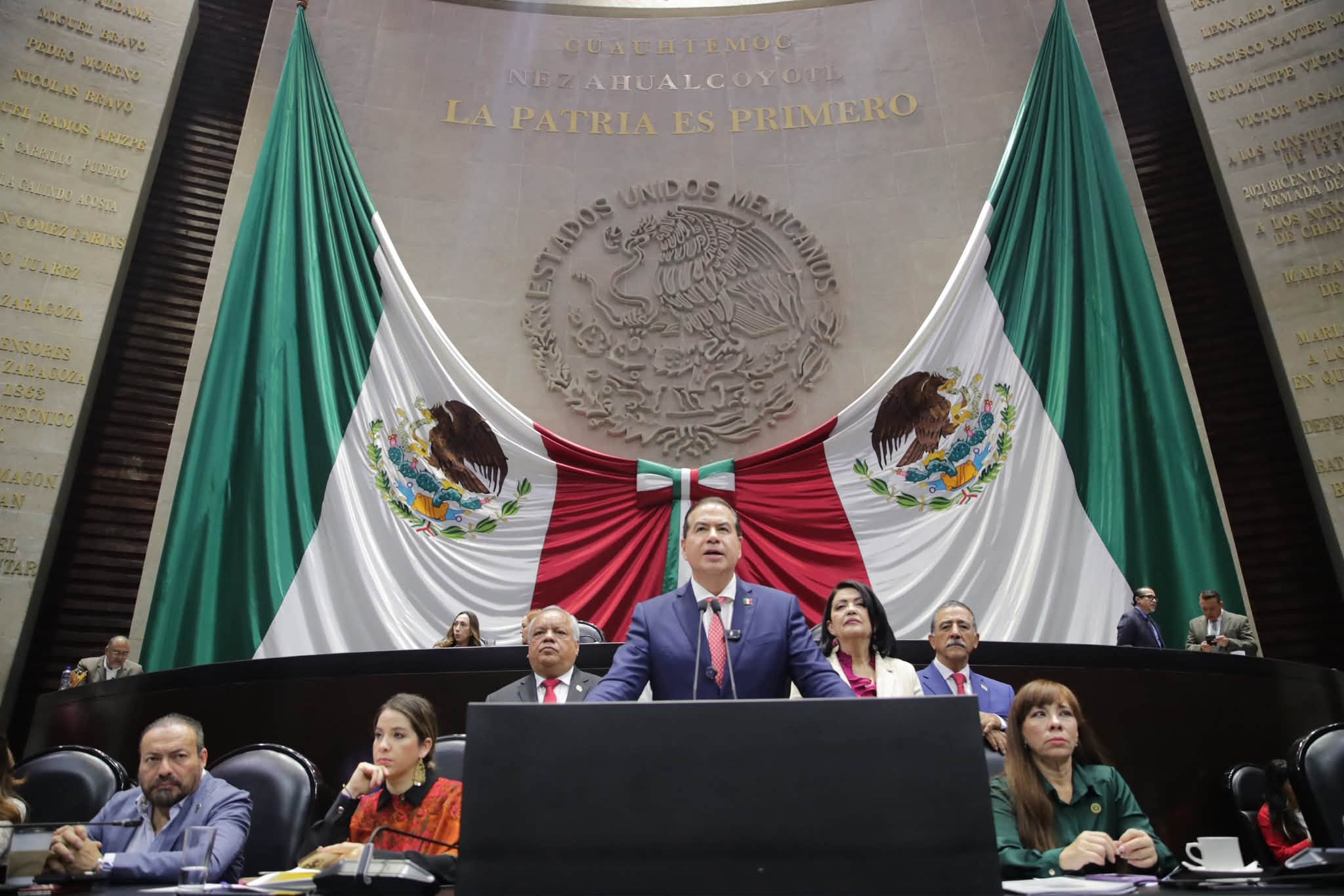 Ricardo Mejía Berdeja interviene desde la tribuna de la Cámara de Diputados durante la conmemoración del 216 aniversario del inicio de la Independencia de México.