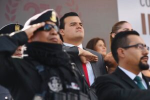Luis Ortiz Zorrilla durante el Desfile Cívico-Militar por el 216 aniversario de la Independencia de México en Torreón, Coahuila.
