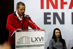 Representantes de PT Hidalgo, especialistas y organizaciones civiles durante la presentación de la iniciativa para proteger a las infancias en entornos digitales.