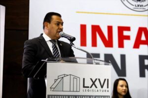 Representantes de PT Hidalgo, especialistas y organizaciones civiles durante la presentación de la iniciativa para proteger a las infancias en entornos digitales.