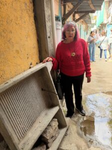 La concejala dio atención directa en las colonias Flor de María y Jalalpa