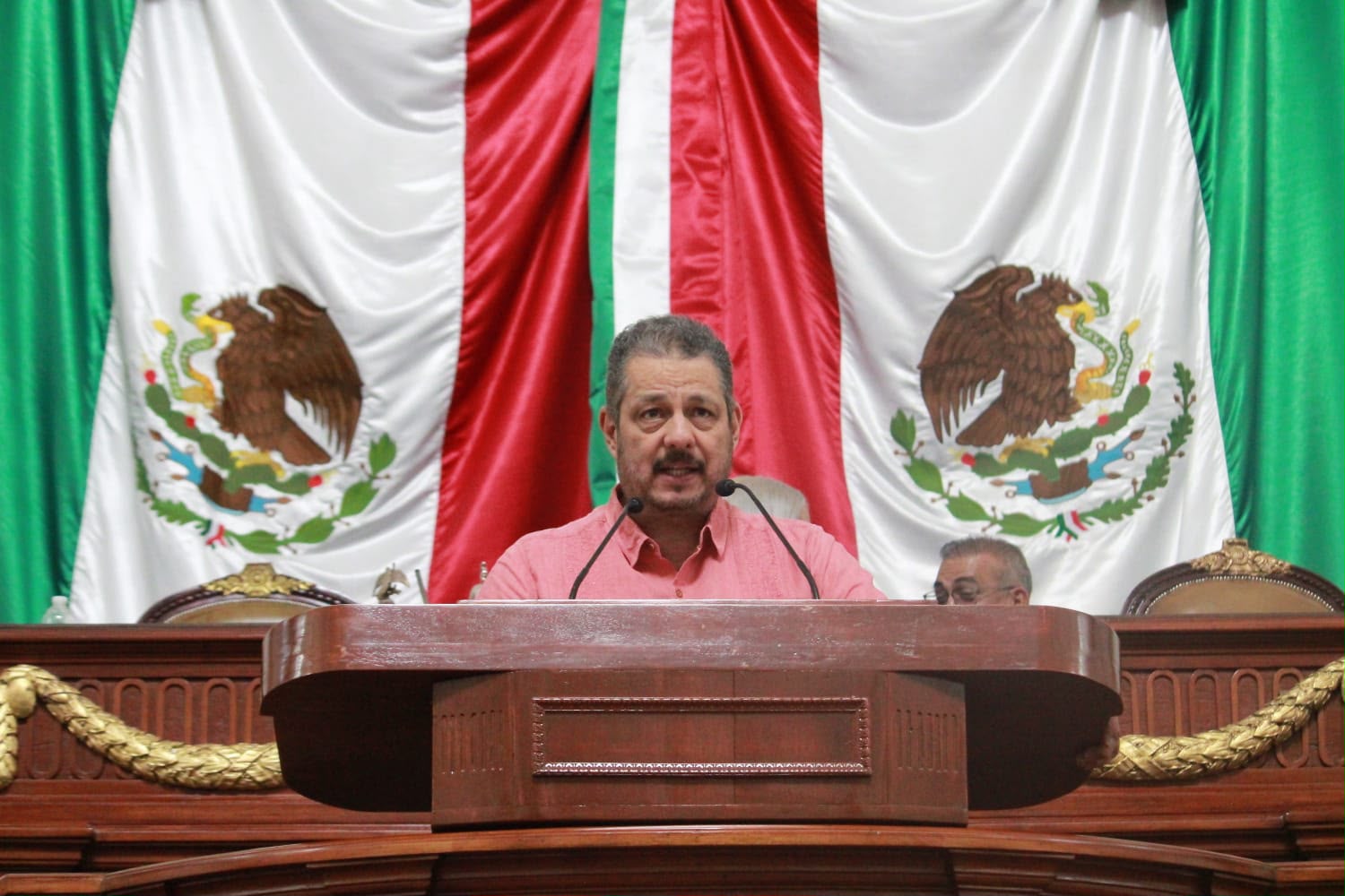 “NO MÁS PARCHES”: DIPUTADO ERNESTO VILLARREAL PIDE SOLUCIONES DE FONDO A HUNDIMIENTOS EN LA RED VIAL DE CDMX