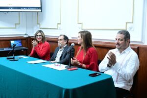 Diputada Jannete Guerrero, Escultor Miguel Peraza, Diputada Miriam Saldaña y Diputado Ernesto Villarreal.