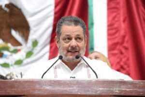 El diputado Ernesto Villarreal Cantú, coordinador del Grupo Parlamentario del Partido del Trabajo en el Congreso de la Ciudad de México